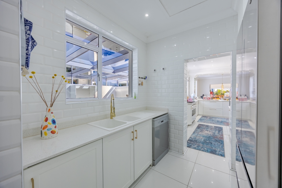 5 Bedroom Property for Sale in Milnerton Central Western Cape